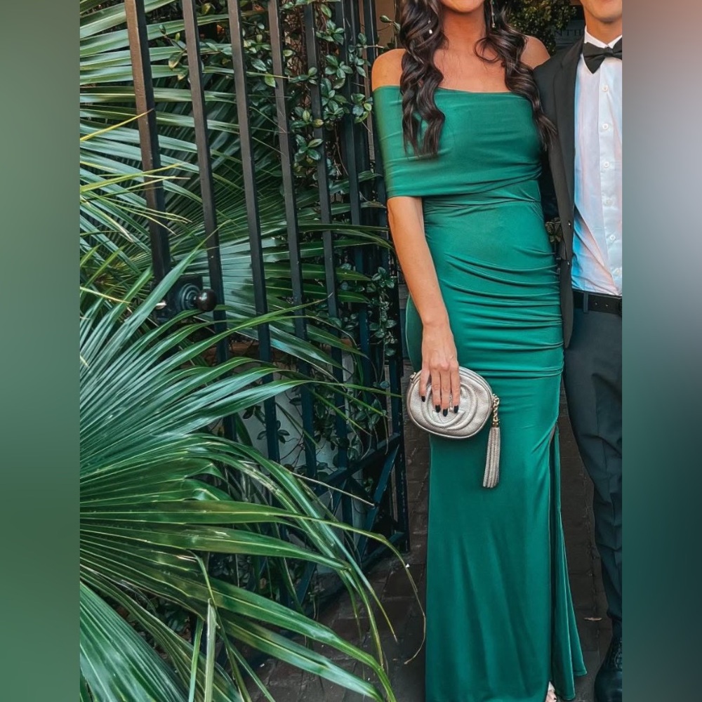 Alamour The Label Estrella Gown in Emerald - Picture 2 of 8
